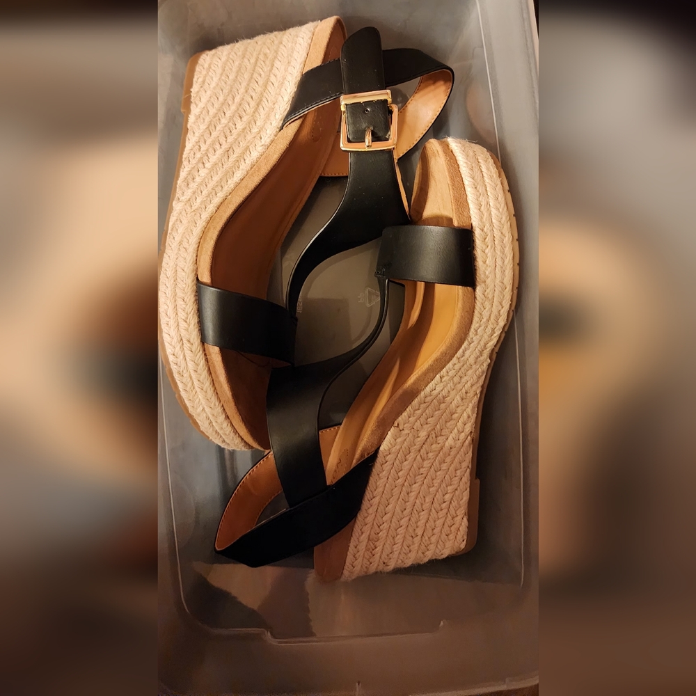 Brand new Womens shoes